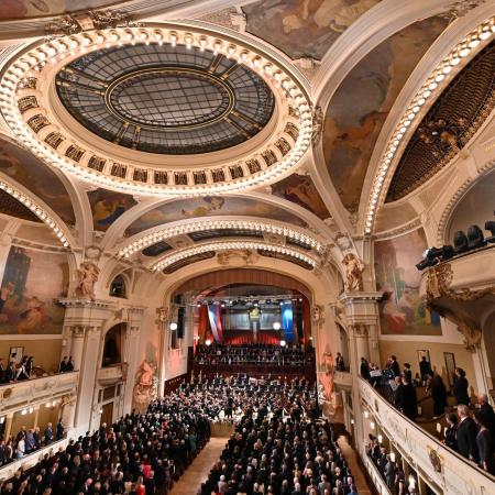 Zahajovací koncert proběhne ve Smetanově síni Obecního domu.