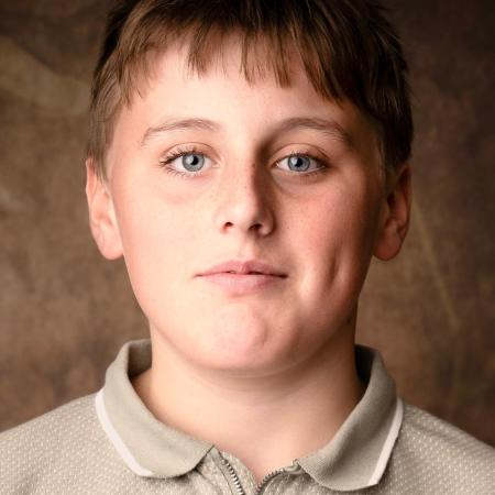 Amos Kitson jako Dudley Dursley