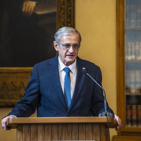 Nově zvolený rektor UK Jiří Zima