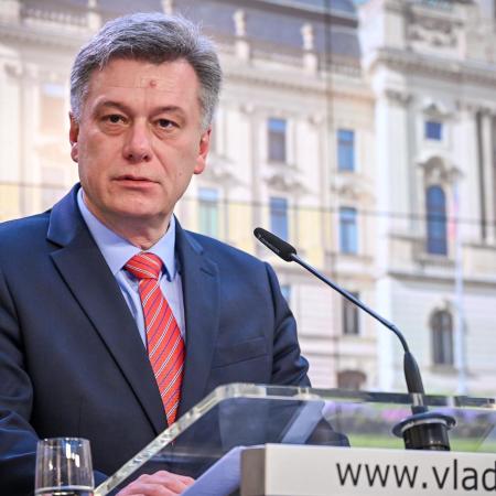 KVĚTEN: Ministr spravedlnosti Pavel Blažek (ODS) podala demisi kvůli kauze bitcoinů darovaných ministerstvu spravedlnosti. Resort přijal bitcoiny za miliardu korun od muže odsouzeného za obchod s drogami.