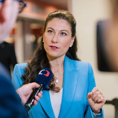 ČERVEN: Novou ministryní spravedlnosti se stala Eva Decroix (ODS). Později nechala vypracovat časovou osu celé bitcoinové kauzy.