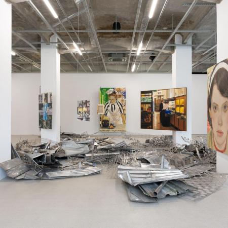 Pohled do expozice Za pultem