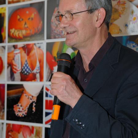 Fotograf Martin Parr v roce 2011 v pražském Centru DOX