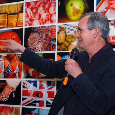 Fotograf Martin Parr v roce 2011 v pražském Centru DOX