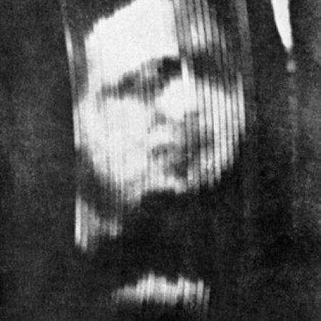 Snímek prvního televizního obrazu. Skotský vynálezce John Logie Baird předvedl na veřejnosti televizi 26. ledna 1926
