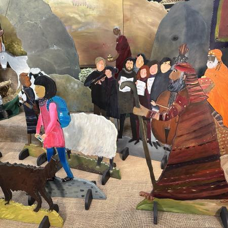 Postavy jsou frézované do březových desek a malované akrylovými barvami