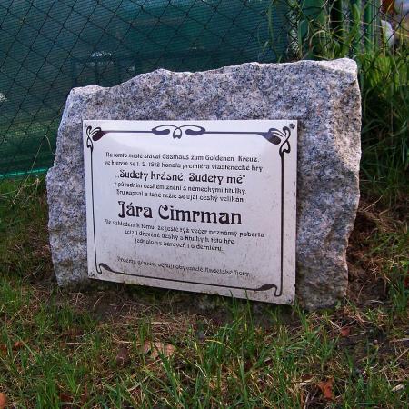 V rozhlasovém pořadu Vinárna u Pavouka se poprvé objevilo jméno Jára Cimrman,  16. září 1966 to bude šedesát roků