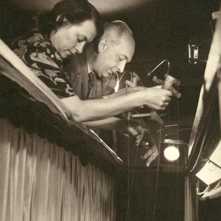 Na seznam nehmotného světového kulturního dědictví UNESCO přibylo 1. prosince 2016 české a slovenské loutkářství. Na snímku manželé Skupovi (cca rok 1940)