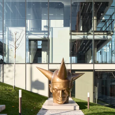 Bronzová plastika Hvězdář