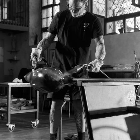 Martin Janecký ve svém studiu na Malé Straně