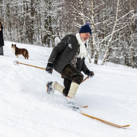2. místo v kategorii ŽIVOT V ČESKU, Eva Kořínková, Lyžníci Smržovka