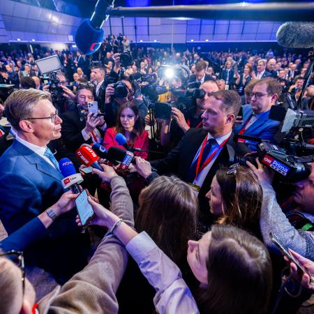 Martin Kupka v obležení novinářů