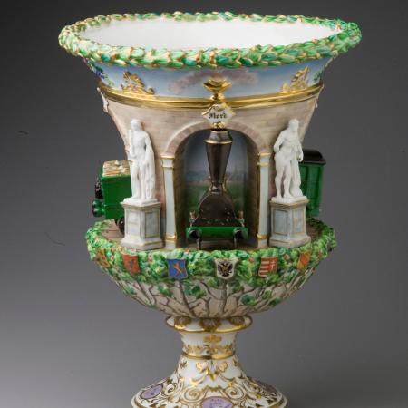 Dílo z výstavy Váza. Symbol kultury a života