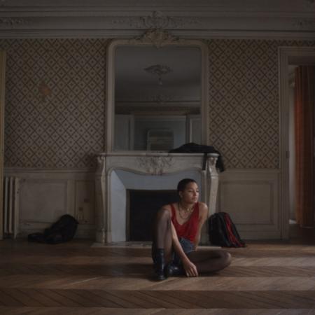 Indya Moore v pařížské povídce o emocionální ztrátě