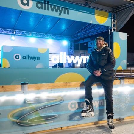 Hokejista Jakub Voráček na Allwyn bruslení