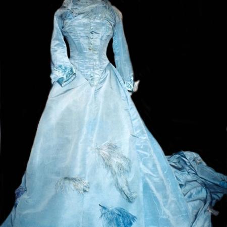 Móda s&nbsp;rodokmenem. Aristokratický oděv 19. století