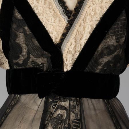 Móda s&nbsp;rodokmenem. Aristokratický oděv 19. století