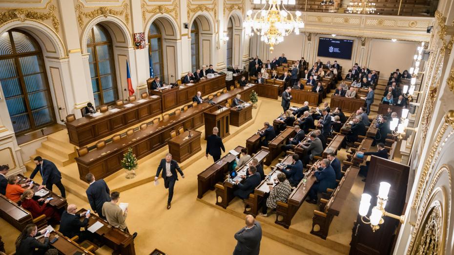 Zasedání poslanců ve Sněmovně