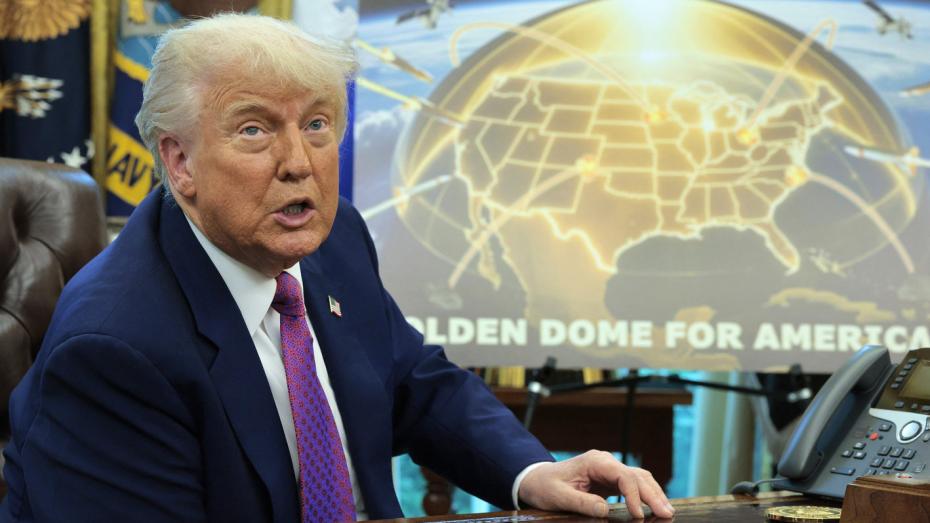 Donald Trump a jeho projekt "Zlatá kupole"