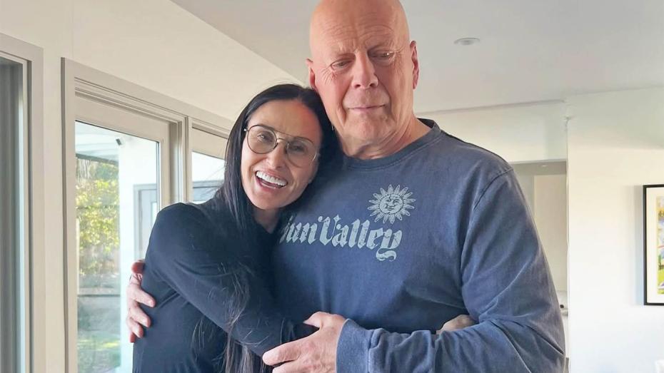 Bruce Willis s bývalou manželkou Demi Mooreovou na oslavě sedmdesátin letos v březnu