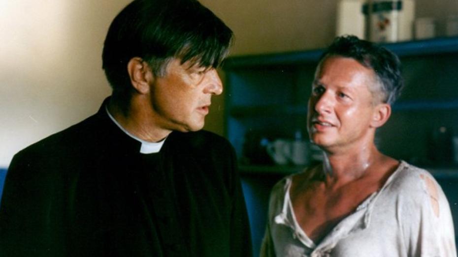 Jiří Bartoška a Bogusław Linda ve filmu Vladimíra Michálka Je třeba zabít Sekala z roku 1998. 