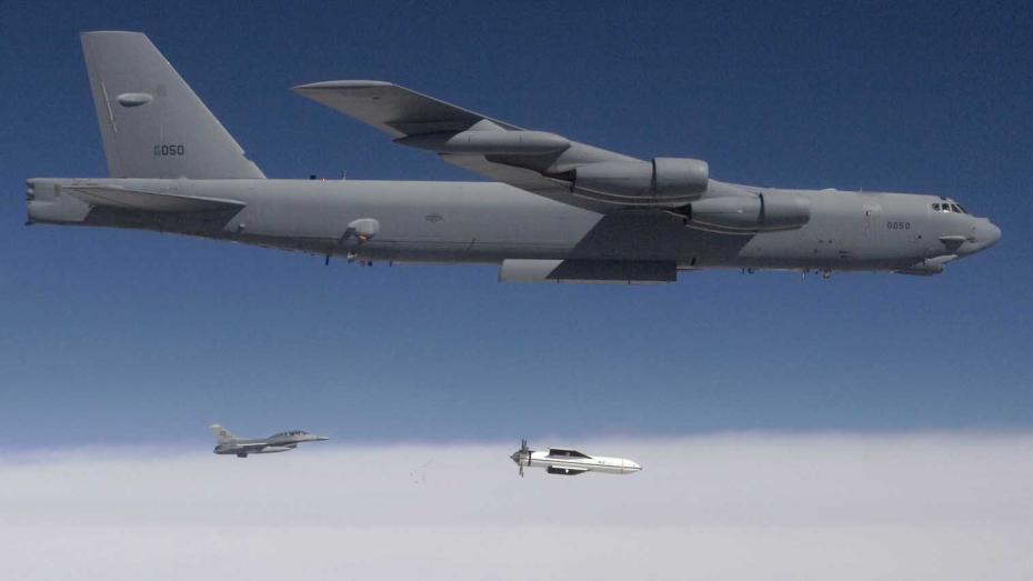 B-52 vypouští MOP během zbraňové zkoušky