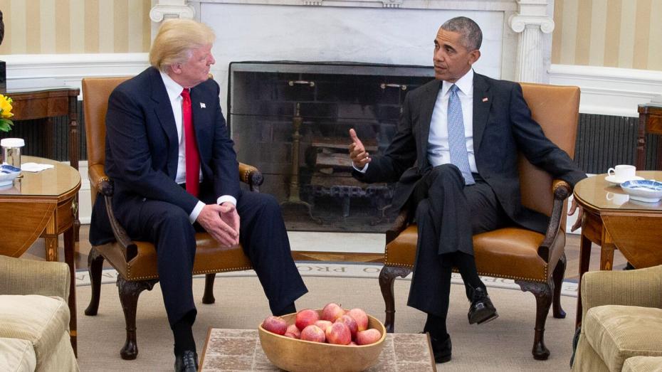 Donald Trump (vlevo) a Barack Obama v oválné pracovně
