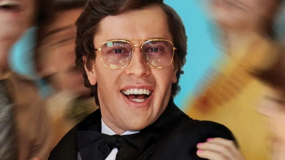 Vladislav Plevčík jako zpěvák Karol Duchoň