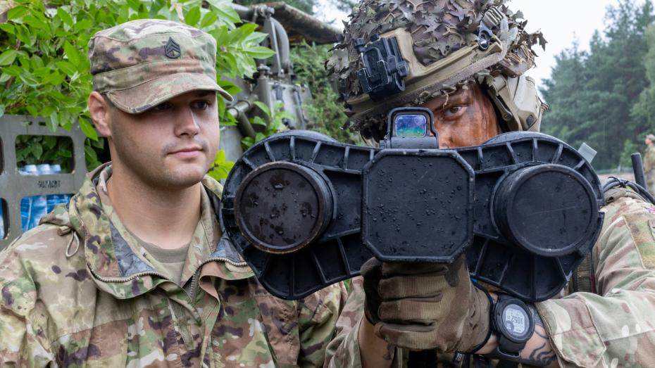 Vojáci NATO v Polsku testují v rámci projektu Flytrap rušičku dronů