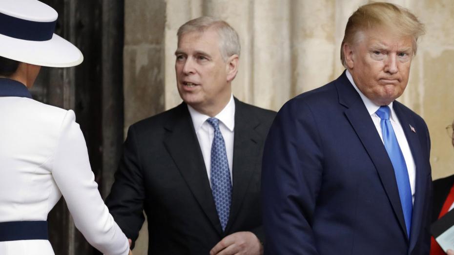 Prezident Donald Trump (vpravo) a britský princ Andrew odcházejí po prohlídce Westminsterského opatství v Londýně, 3. června 2019.