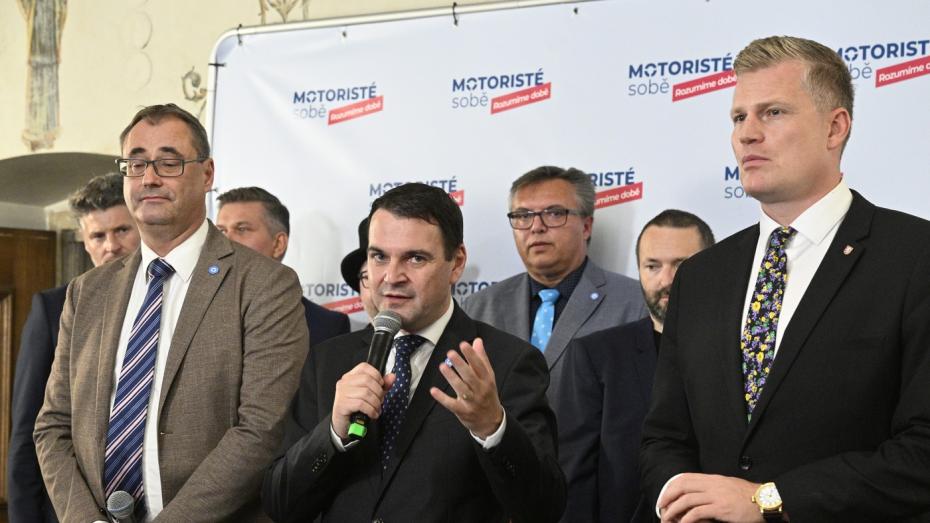 Boris Štastný, Filip Turek a Petr Macinka ve štábu Motoristů