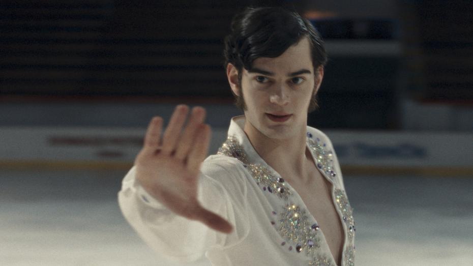 Josef Trojan v roli slovenského krasobruslaře Ondreje Nepely