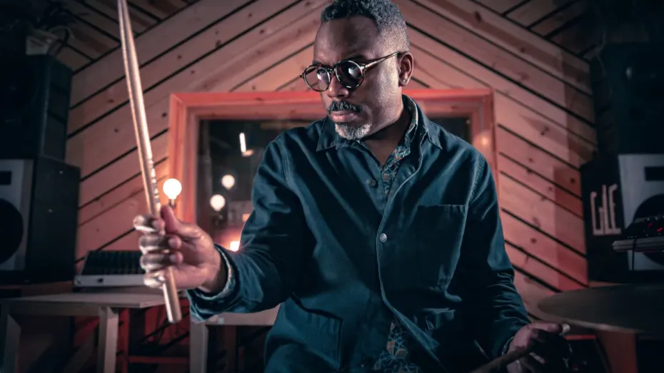 Jazzový bubeník Nate Smith přiváží do Prahy svůj sólový projekt