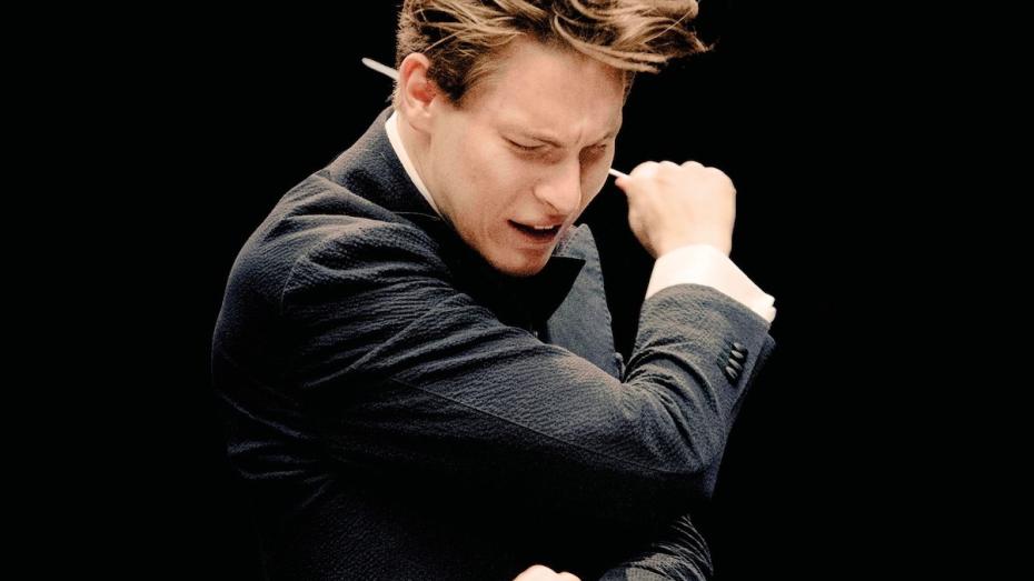 Finský dirigent Klaus Mäkelä