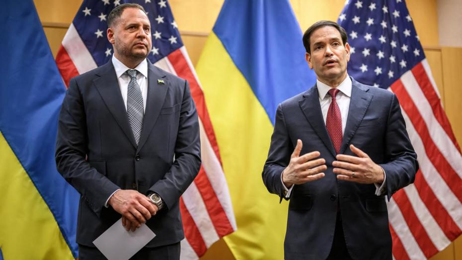 Zleva šéf kanceláře ukrajinského prezidenta Andrij Jermak a americký ministr zahraničí Marco Rubio