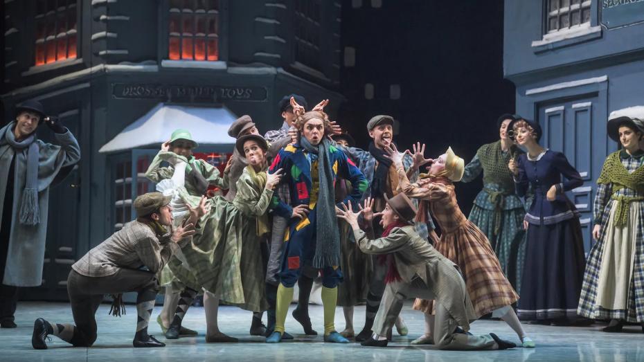 Děj inscenace je zasazený do Londýna 19. století