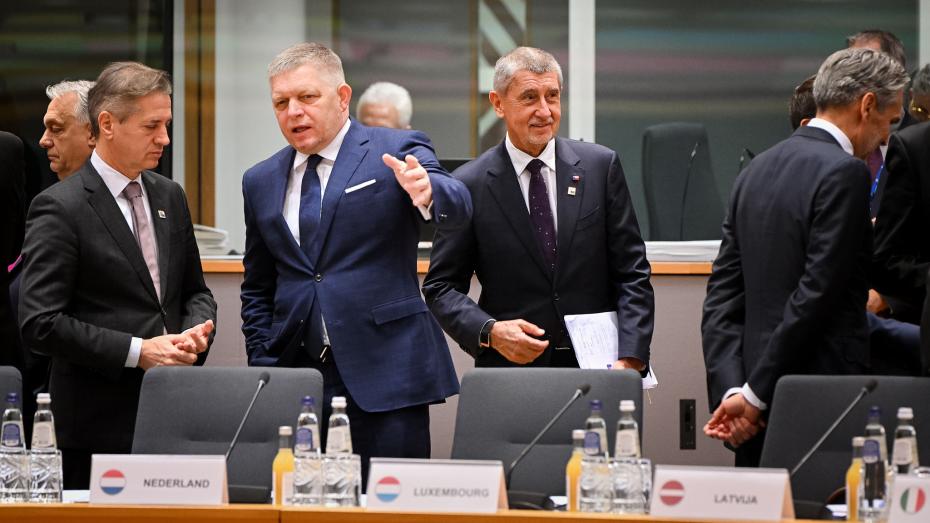 Andrej Babiš (druhý zprava) a Robert Fico (druhý zleva)