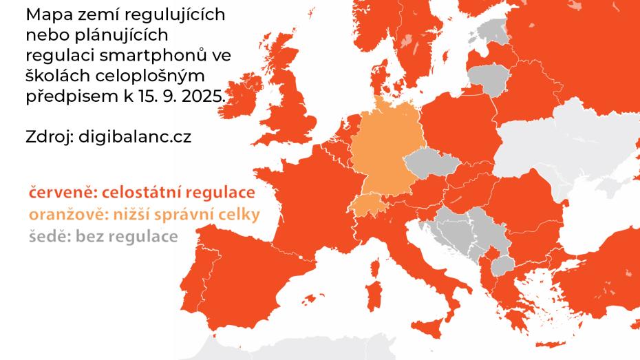 Mapa zemí regulujících nebo plánujících regulaci smartphonů ve školách celoplošným předpisem k 15. 9. 2025.