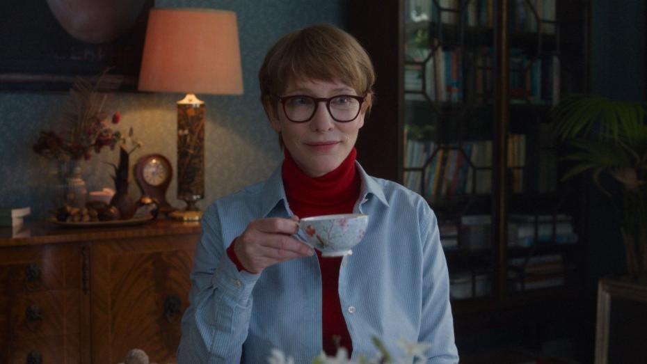 Cate Blanchett ve filmu Jima Jarmusche Otec Matka Sestra Bratr