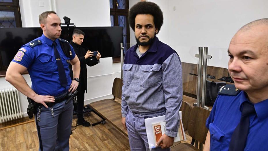 Dominik Feri u Okresního soudu v Teplicích, který projedná jeho žádost o předčasné propuštění z vězení