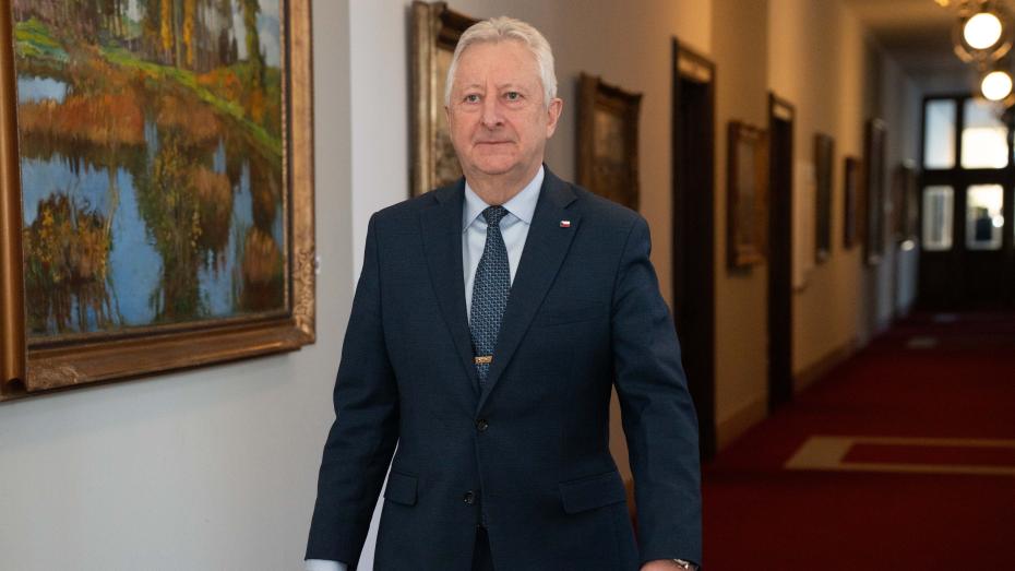 Ministr obrany Jaromír Zůna (za SPD)