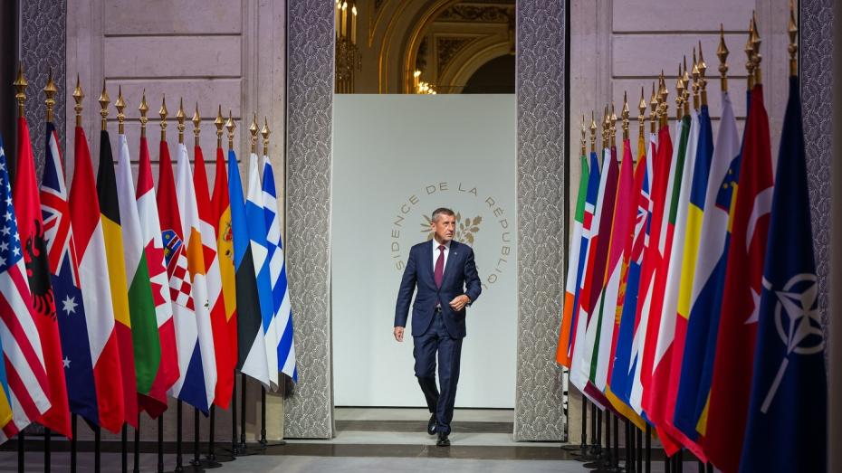 Premiér Andrej Babiš na summitu koalice ochotných v Paříži