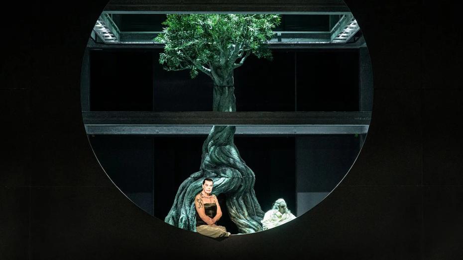 Štefan Margita se v roli Logeho symbolicky rozloučí s operním jevištěm. 