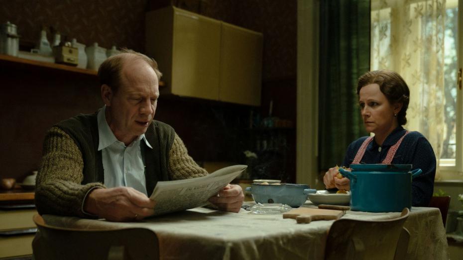 Gertina otce hraje německý herec Johann von Bülow, matku Kristýna Badinková