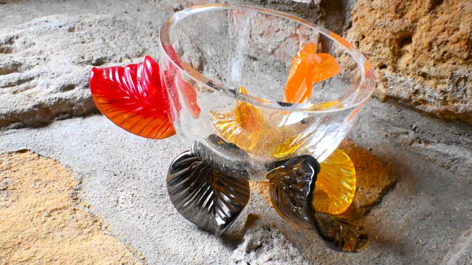 Sklář Zdeněk Kunc si vyžádal i souhlas od autorky nástupové kolekce Anežky Bereckové. Jedna z misek je určena pro toho sportovce z české výpravy, který na olympiádě zabojuje nejvíc, nehledě na medaili. Když bojovat, tak jedině ve sportu, razí heslo sklář.