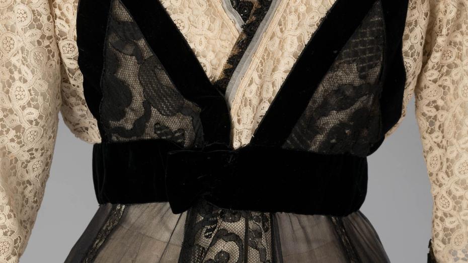 Poslední výstava roku představí módu aristokracie 19. století