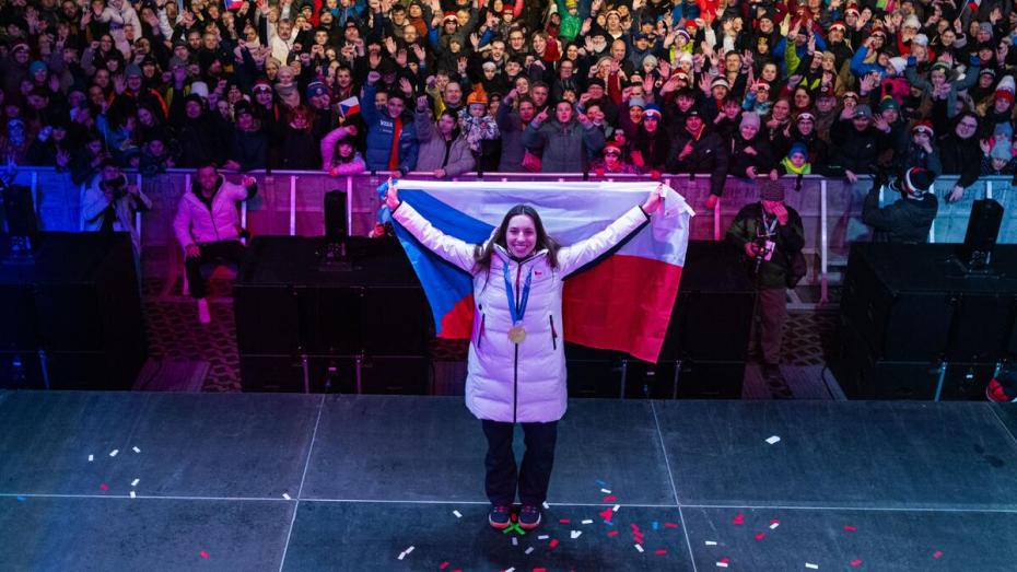 Zlatá česká snowboardistka Zuzana Maděrová na Olympijském festivalu v Budějovicích