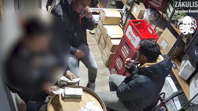 Schůzka Adama Petrouše s Mehrzadem Seyrim kvůli městskému bytu