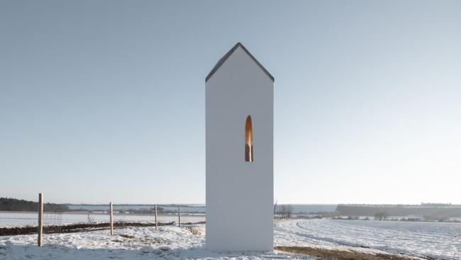 Kaple Panny Marie Na Pískách u obce Čečelice, realizace architektonické kanceláře Chrama.