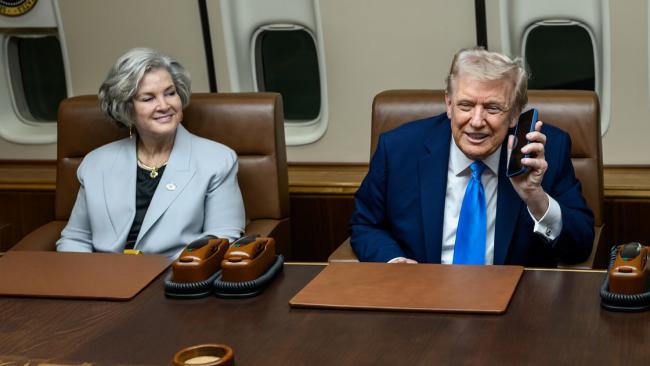 Donald Trump (vpravo) a Susie Wiles